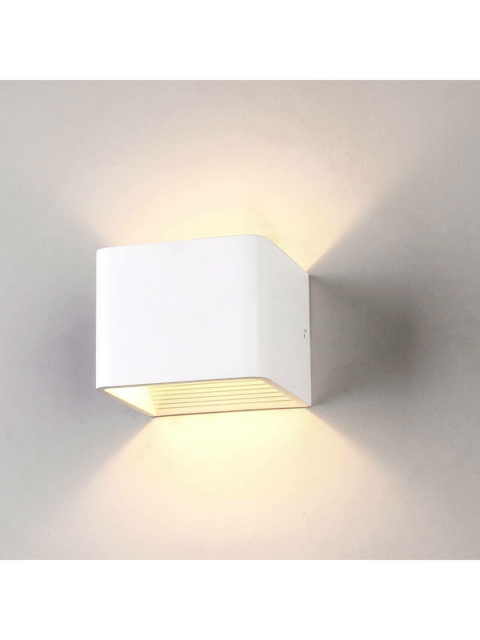 Настенный светодиодный светильник Elektrostandard Coneto Led белый MRL Led 1060 a040452